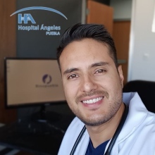 Dr. Christian Santander Becerra