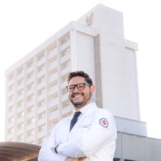 Dr. Jacob E. Pérez Landeros